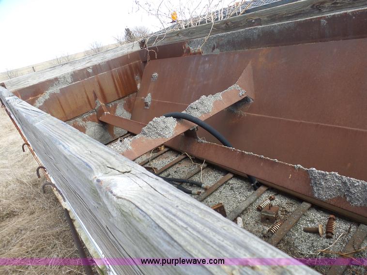 image for item N9389 Flowboy 16TB-500 live bottom bed