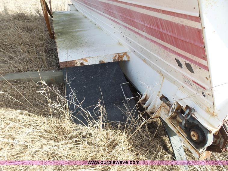 image for item N9389 Flowboy 16TB-500 live bottom bed