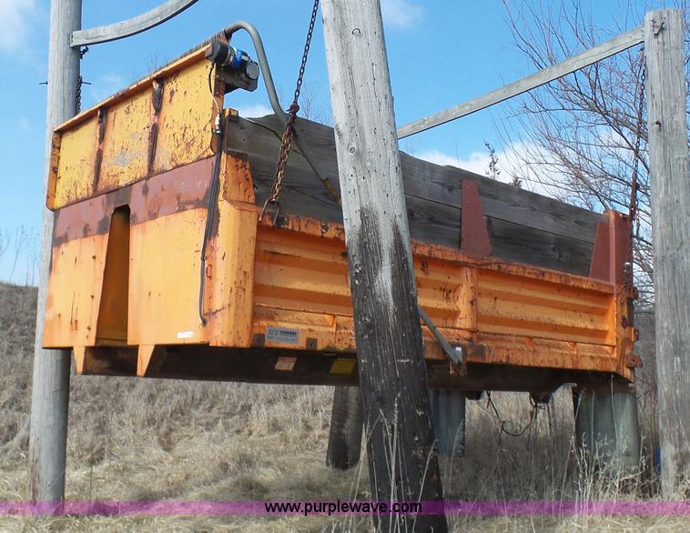 image for item N9390 Crysteel dump bed