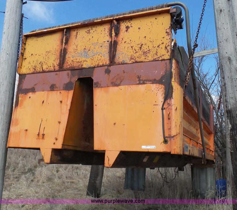 image for item N9390 Crysteel dump bed