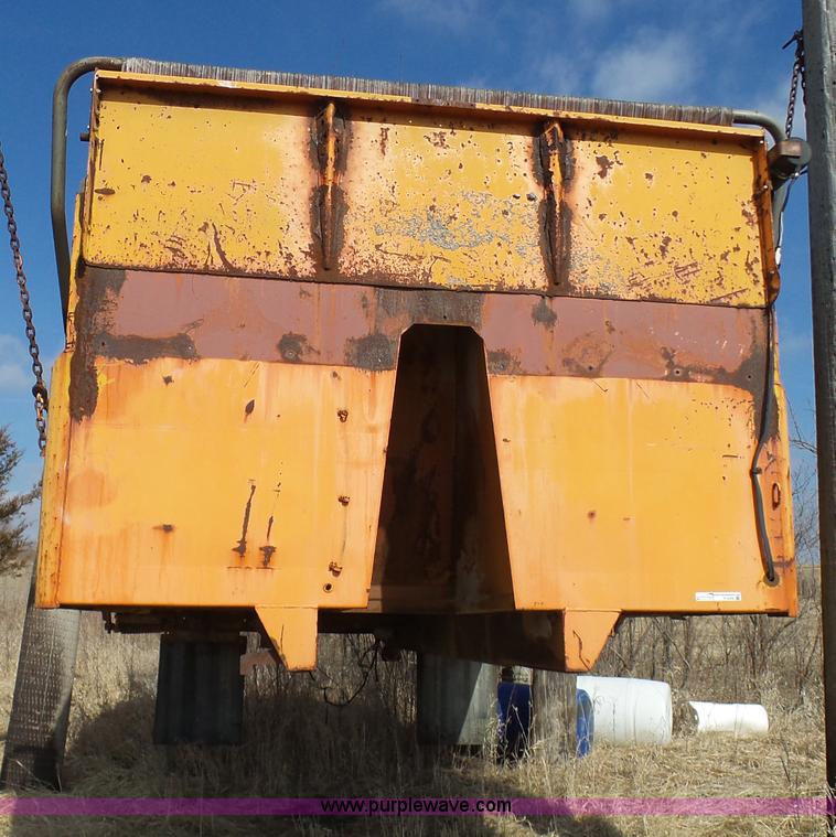 image for item N9390 Crysteel dump bed