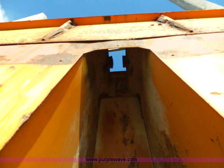 image for item N9390 Crysteel dump bed