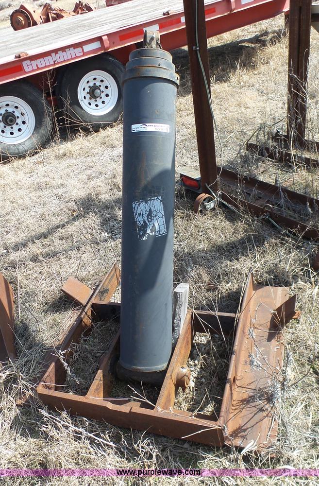 image for item N9391 Dump bed hoist