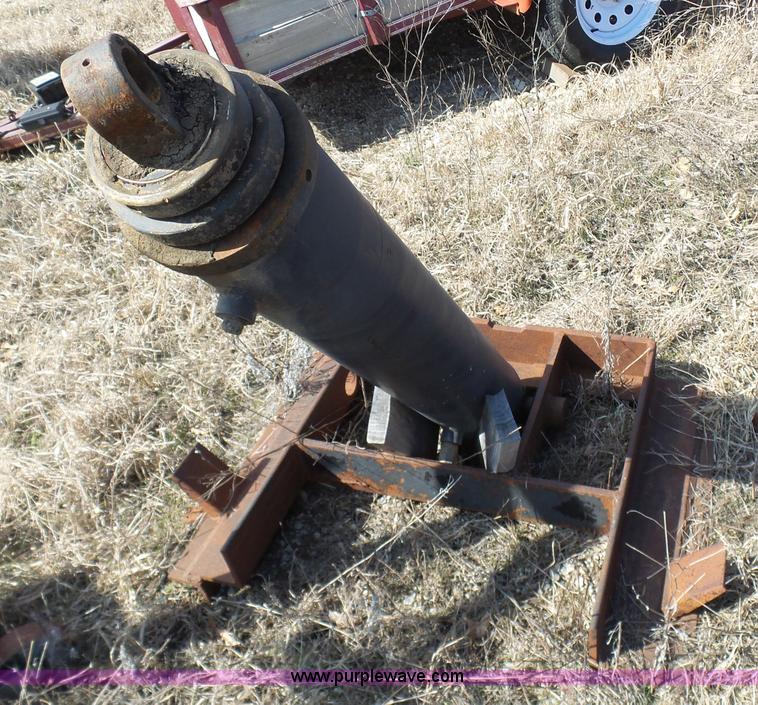 image for item N9391 Dump bed hoist