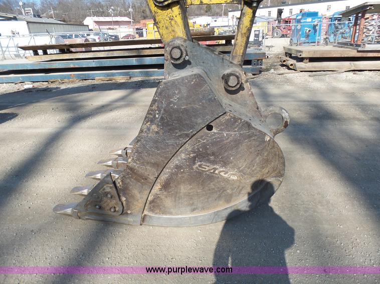 image for item N9392 1994 Komatsu PC200LC-6L excavator