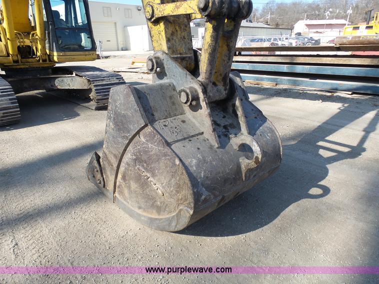 image for item N9392 1994 Komatsu PC200LC-6L excavator