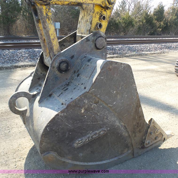 image for item N9392 1994 Komatsu PC200LC-6L excavator