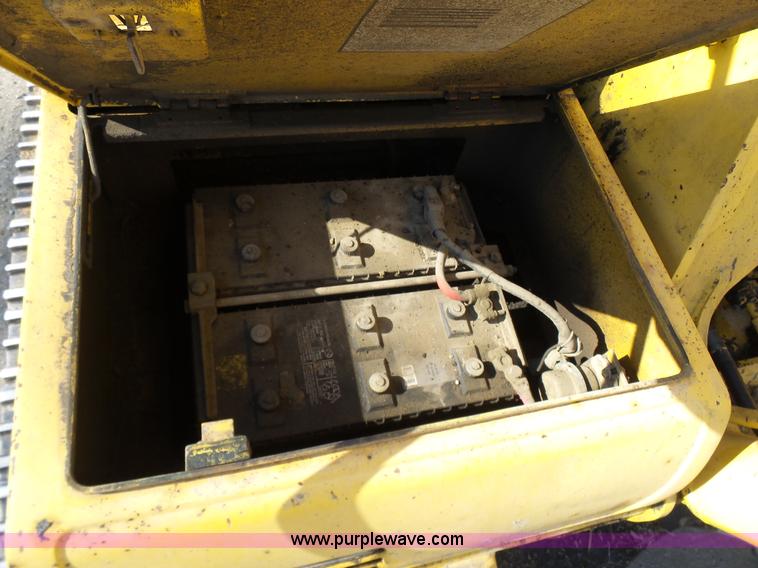 image for item N9392 1994 Komatsu PC200LC-6L excavator