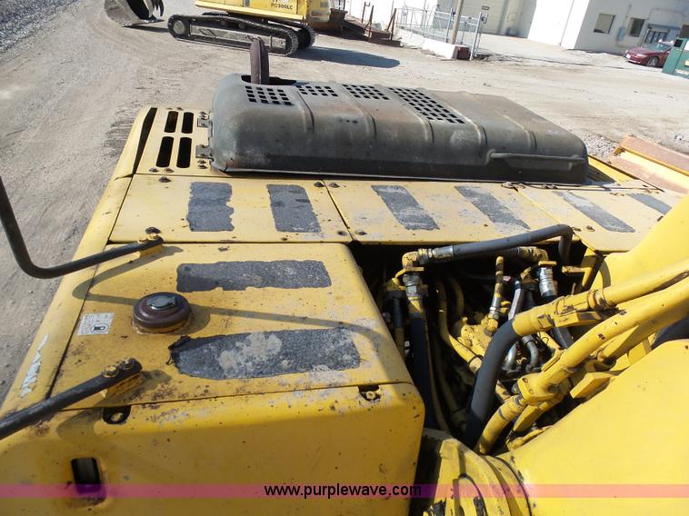 image for item N9392 1994 Komatsu PC200LC-6L excavator