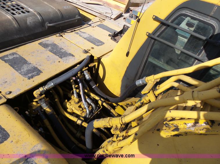 image for item N9392 1994 Komatsu PC200LC-6L excavator