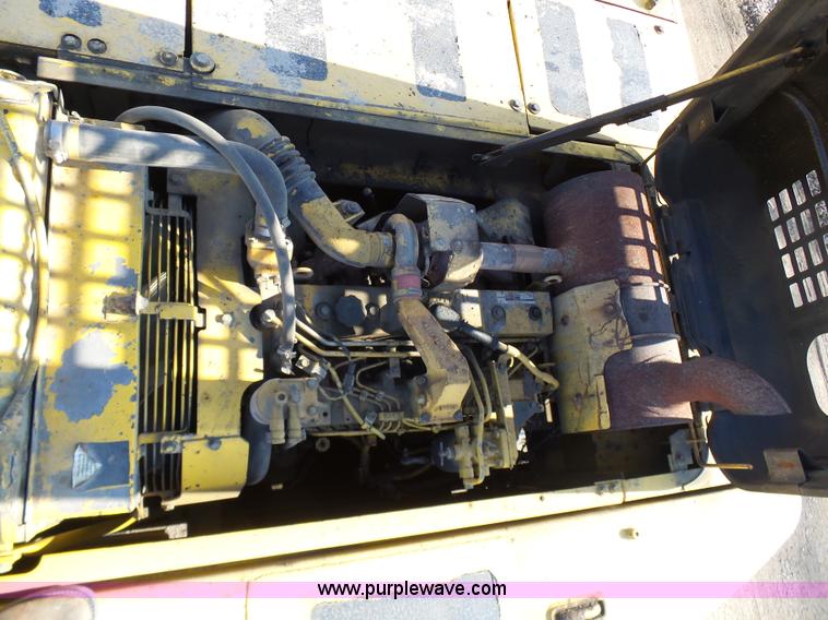 image for item N9392 1994 Komatsu PC200LC-6L excavator
