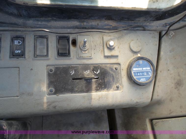 image for item N9392 1994 Komatsu PC200LC-6L excavator