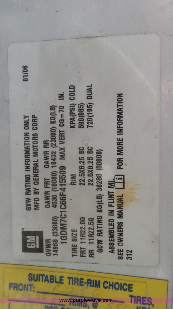 image for item N9441 2006 GMC C7500 flatbed truck with crane