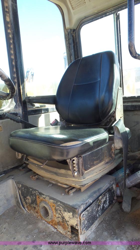 image for item N9442 1997 Caterpillar TH83 telehandler