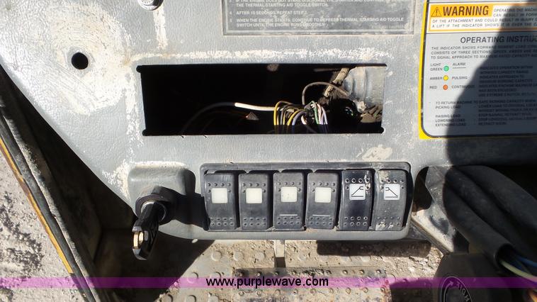 image for item N9442 1997 Caterpillar TH83 telehandler