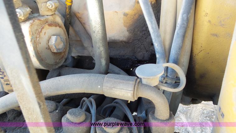 image for item N9442 1997 Caterpillar TH83 telehandler