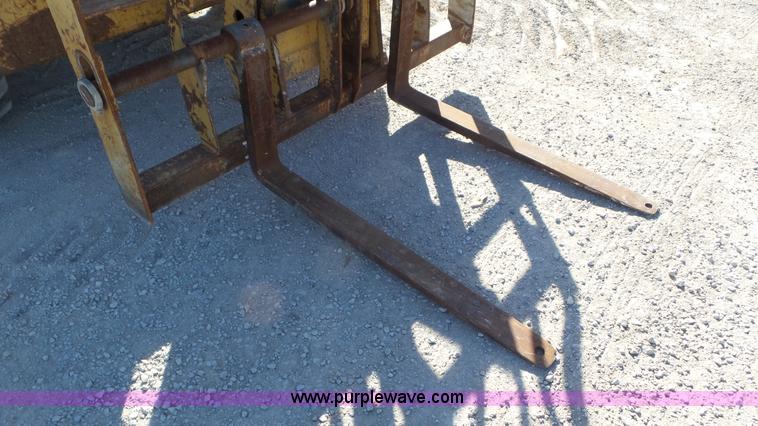 image for item N9442 1997 Caterpillar TH83 telehandler