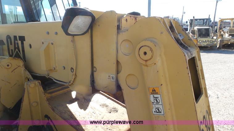 image for item N9442 1997 Caterpillar TH83 telehandler