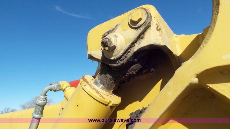 image for item N9442 1997 Caterpillar TH83 telehandler