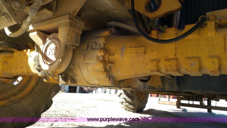 image for item N9442 1997 Caterpillar TH83 telehandler