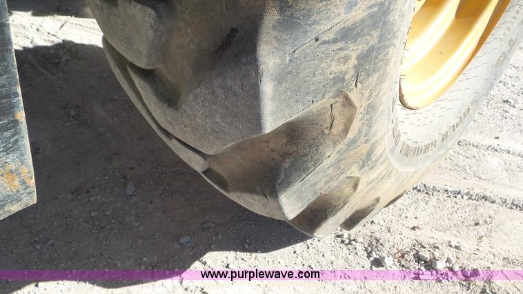 image for item N9442 1997 Caterpillar TH83 telehandler