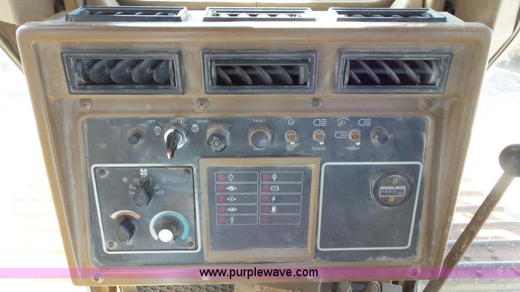 image for item N9443 1992 Caterpillar D6H LGP Series II dozer