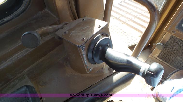image for item N9443 1992 Caterpillar D6H LGP Series II dozer