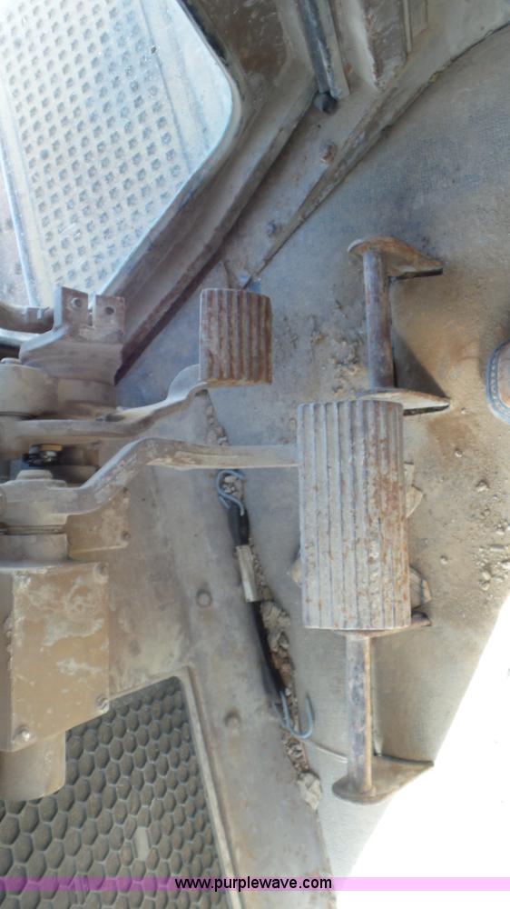 image for item N9443 1992 Caterpillar D6H LGP Series II dozer