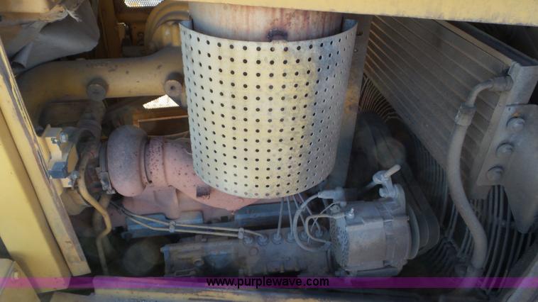 image for item N9443 1992 Caterpillar D6H LGP Series II dozer