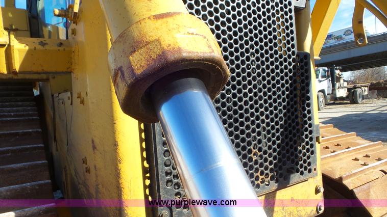 image for item N9443 1992 Caterpillar D6H LGP Series II dozer