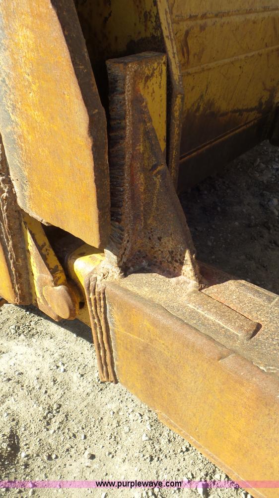 image for item N9443 1992 Caterpillar D6H LGP Series II dozer