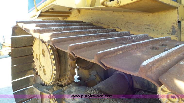 image for item N9443 1992 Caterpillar D6H LGP Series II dozer