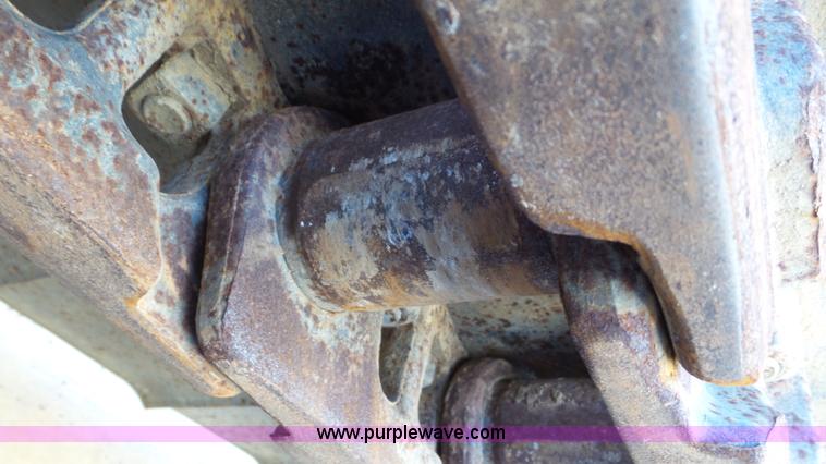 image for item N9443 1992 Caterpillar D6H LGP Series II dozer