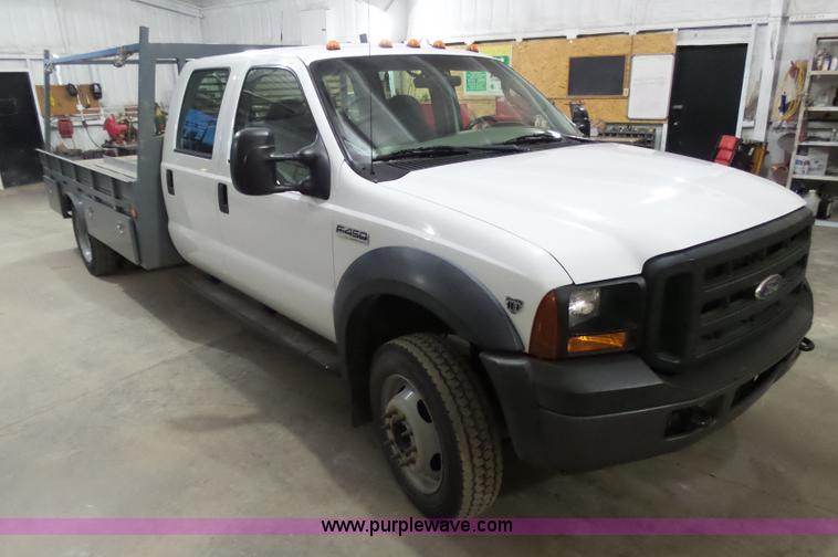 image for item AW9282 2006 Ford F450 Super Duty XL SuperCrew flatbed truck