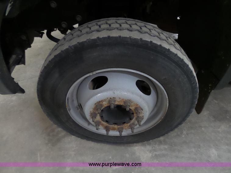 image for item AW9282 2006 Ford F450 Super Duty XL SuperCrew flatbed truck