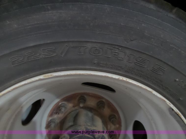 image for item AW9282 2006 Ford F450 Super Duty XL SuperCrew flatbed truck