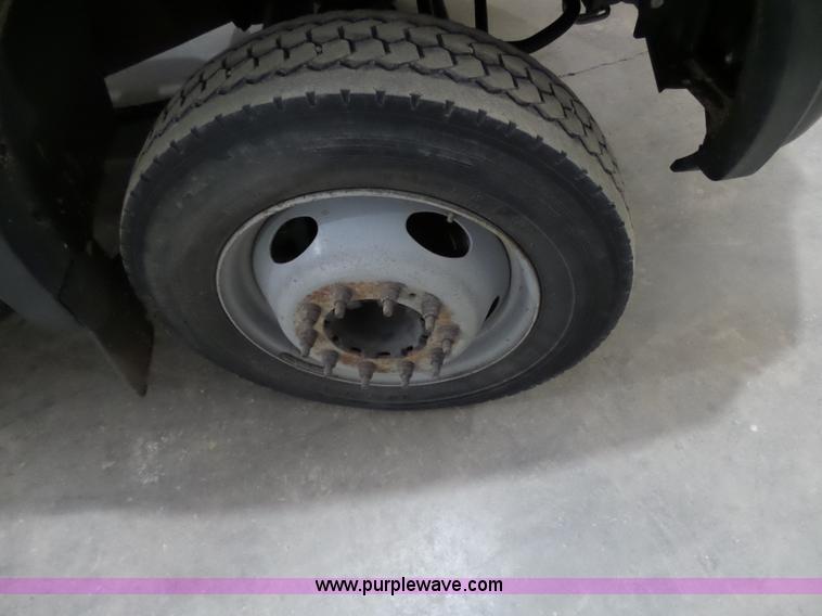 image for item AW9282 2006 Ford F450 Super Duty XL SuperCrew flatbed truck