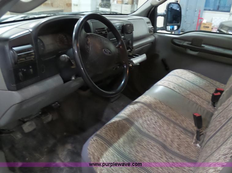 image for item AW9282 2006 Ford F450 Super Duty XL SuperCrew flatbed truck