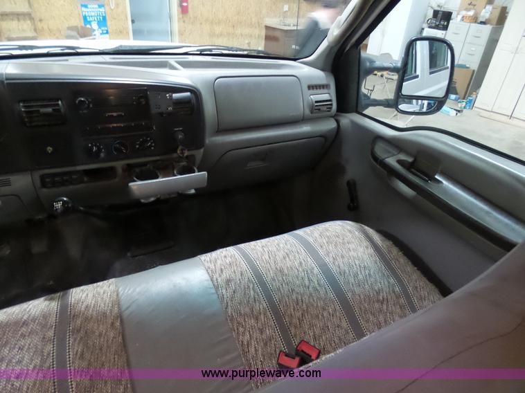 image for item AW9282 2006 Ford F450 Super Duty XL SuperCrew flatbed truck