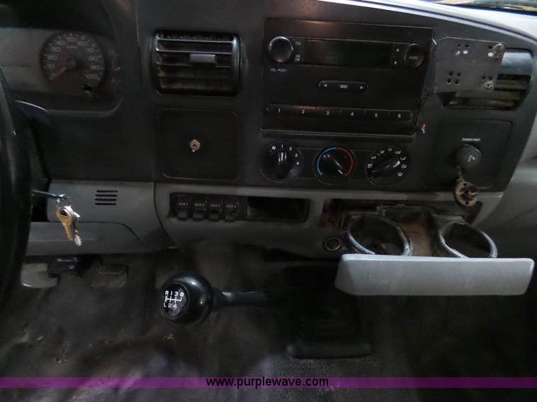 image for item AW9282 2006 Ford F450 Super Duty XL SuperCrew flatbed truck