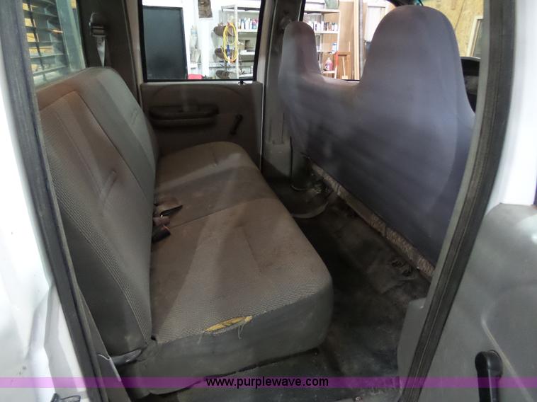 image for item AW9282 2006 Ford F450 Super Duty XL SuperCrew flatbed truck