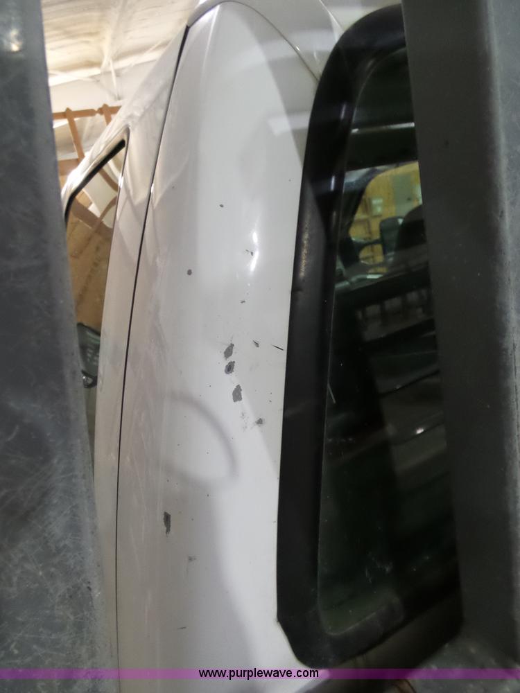 image for item AW9282 2006 Ford F450 Super Duty XL SuperCrew flatbed truck