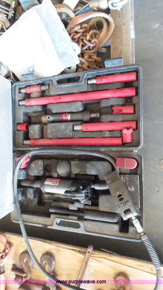 image for item BN9356 Assorted tools