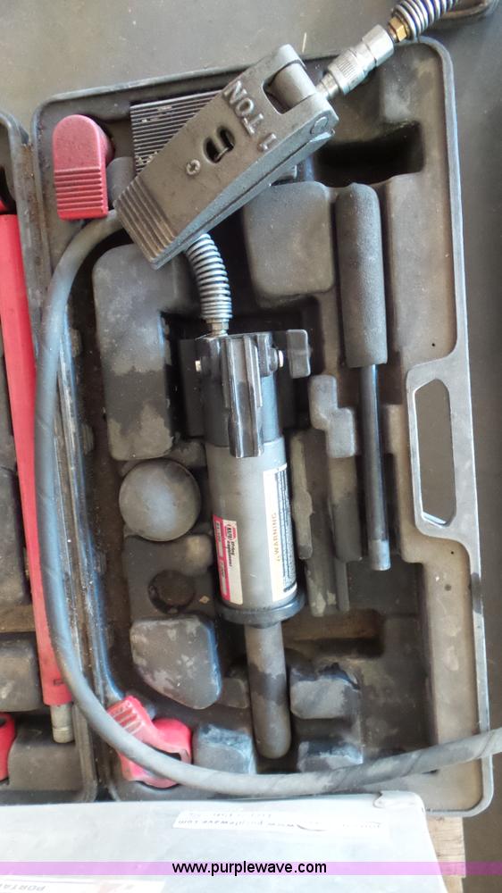 image for item BN9356 Assorted tools