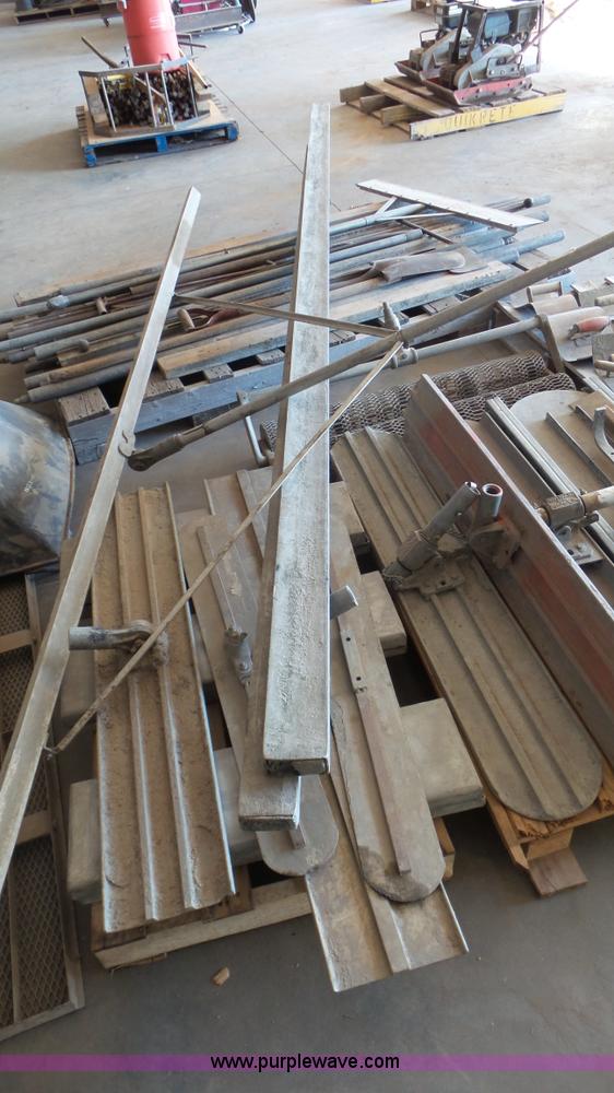 image for item BN9368 Assorted concrete tools