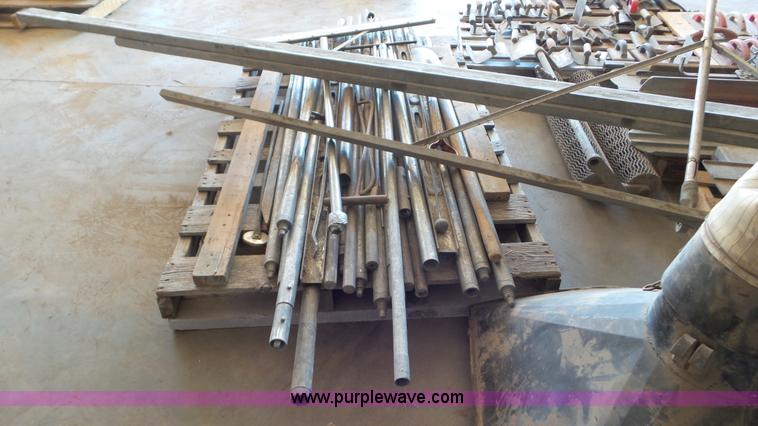 image for item BN9368 Assorted concrete tools