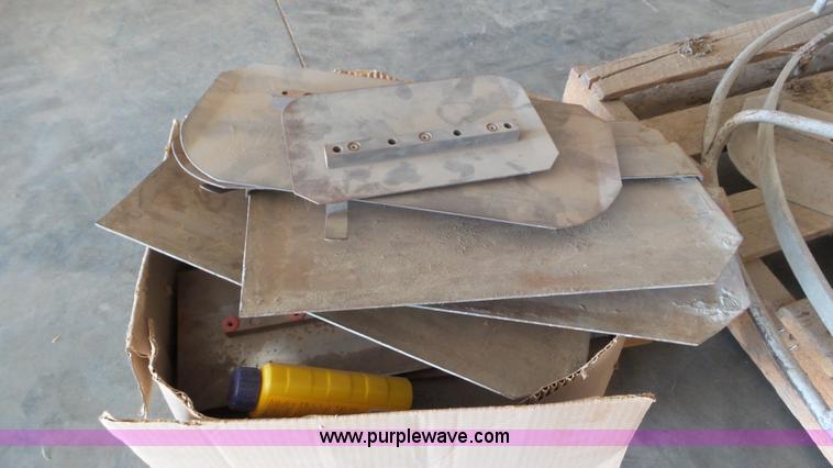 image for item BN9381 Arrow Master F-46 power trowel