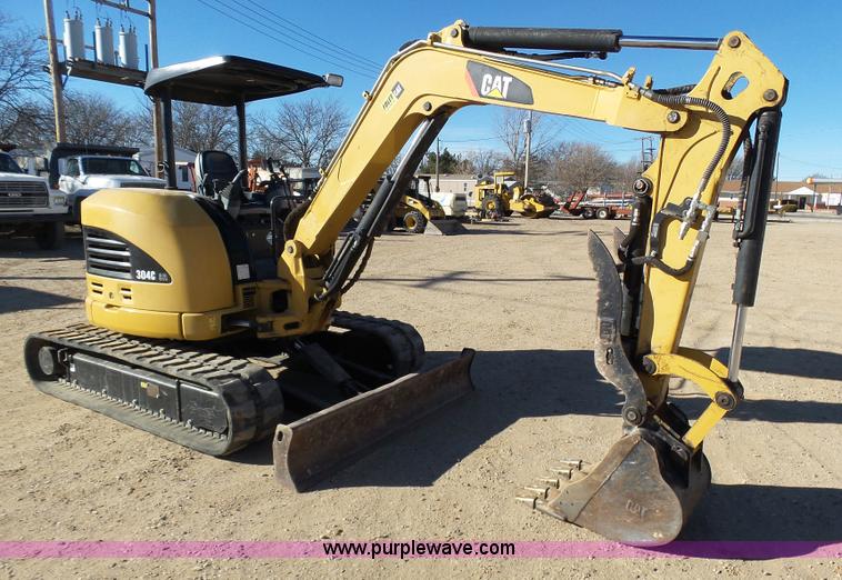 image for item J6800 2008 Caterpillar 304C CR mini excavator