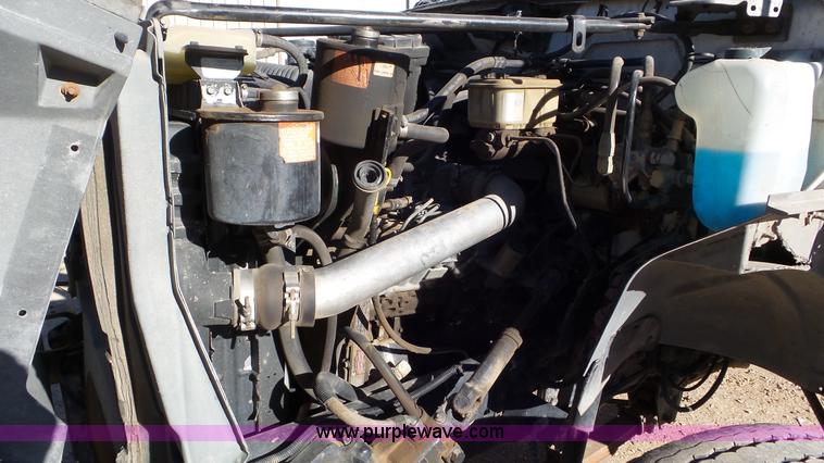 image for item J6801 1994 Ford F700 dump truck