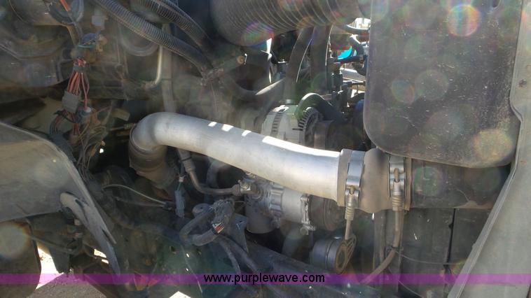 image for item J6801 1994 Ford F700 dump truck